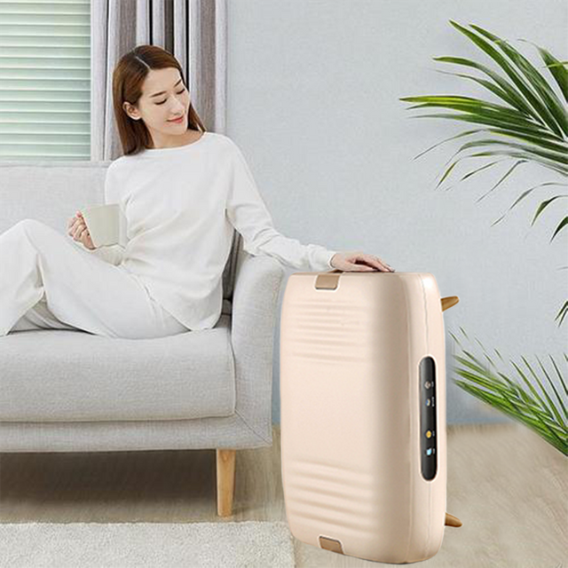 Khử trùng bằng tia cực tím cầm tay hoàn toàn tự động Khử mùi bằng hơi nước Máy sấy quần áo treo đứng